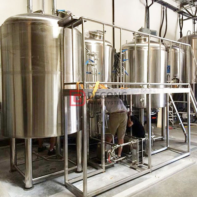 Equipo de cervecería 10HL Cervecería con tres tanques y equipo ergonómico de elaboración de cerveza de diseño industrial